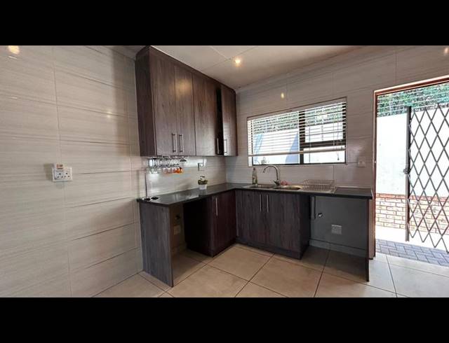 2 BEDROOM TOWNHOUSE FOR SALE IN ORIEL